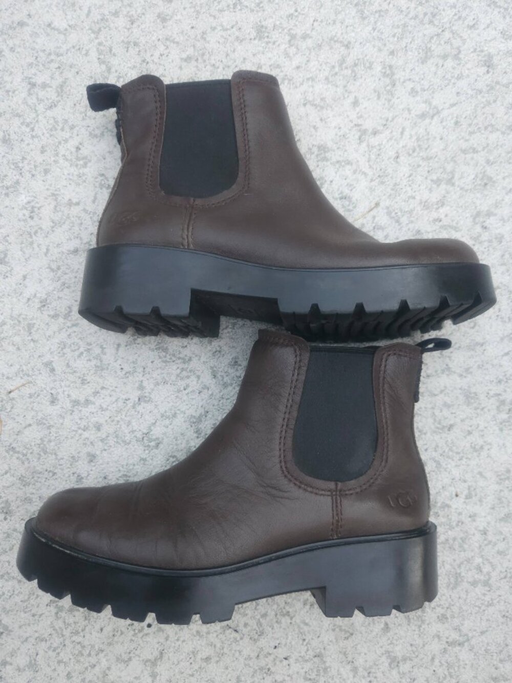 UGG Leather Chelsea Lug Sole Boots, Size 7, Brown